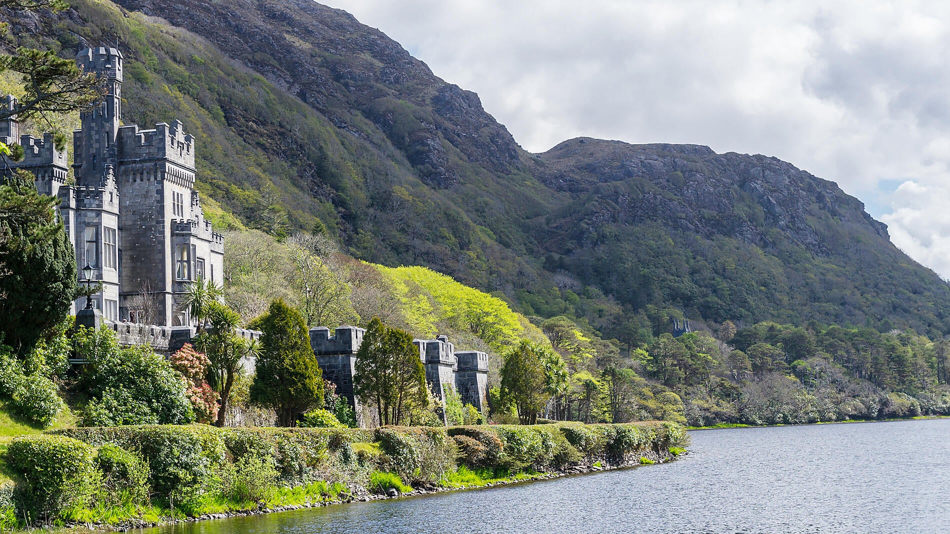 Autour de l’île d’Émeraude Autour de l’île d’Émeraude